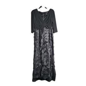 Adrianna Papell Occasions Dress Size 12 Black Ruched 3/4 Sleeve Evening Gown